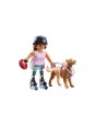 My life - Jeune fille rolleuse avec retriever
