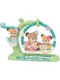 Bébés biche et balancelle